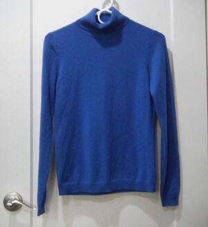 Uniqlo 100% Cashmere Sweater Women's Turtleneck Blue Lightweight Size XS